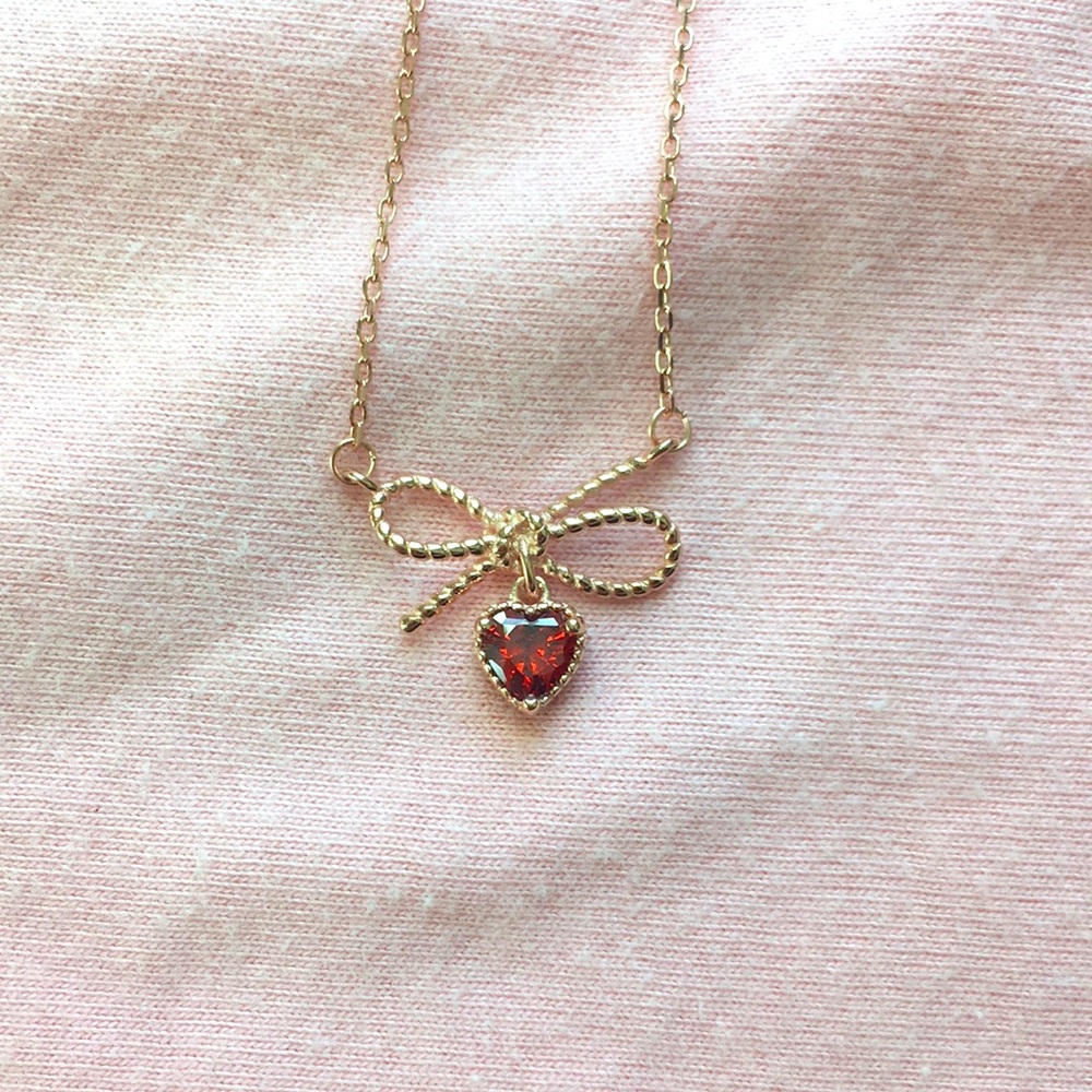 Beautiful Bow & Heart Necklace !